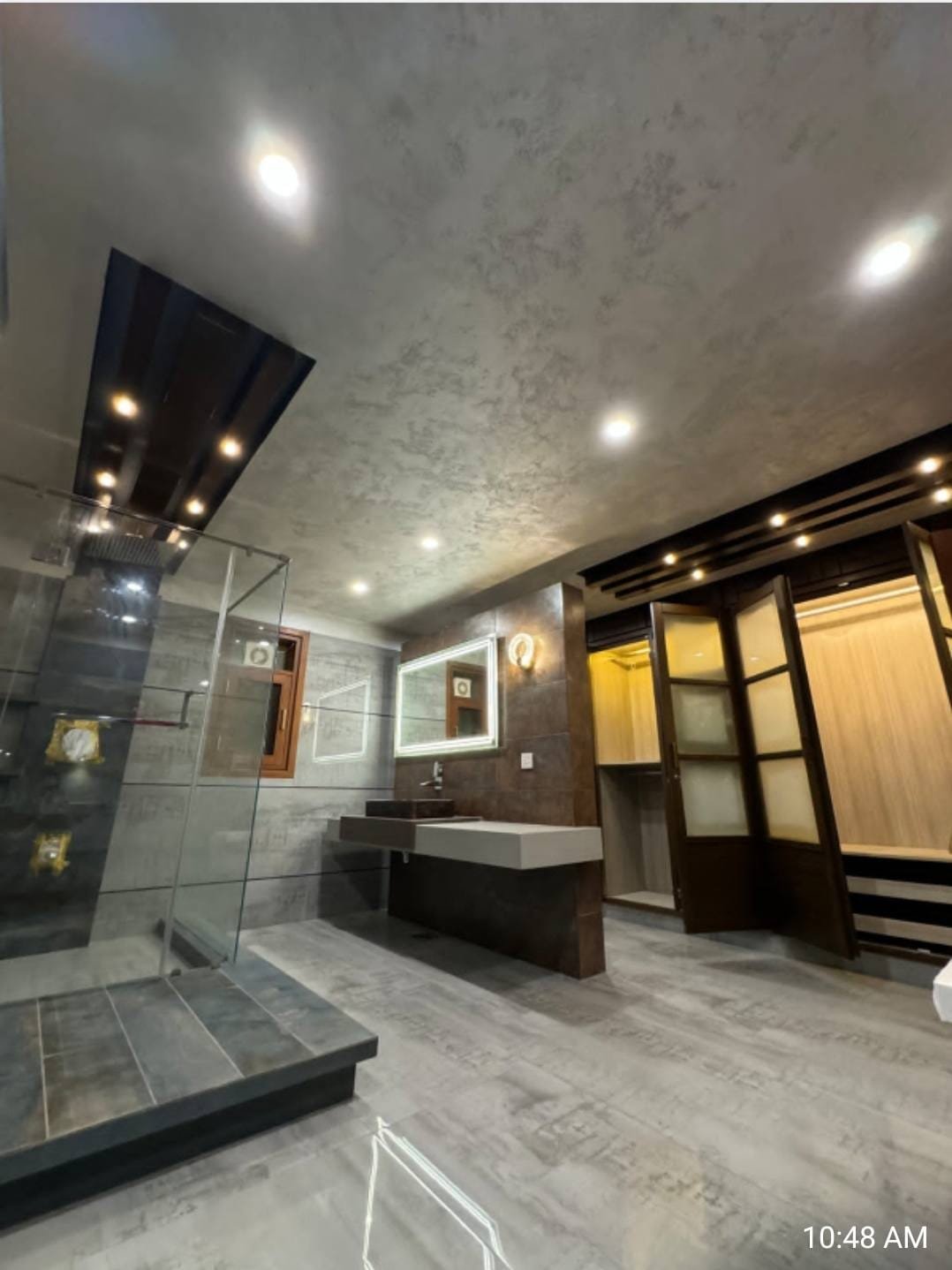 600 Yards house for sale in Phase 6 DHA Karachi