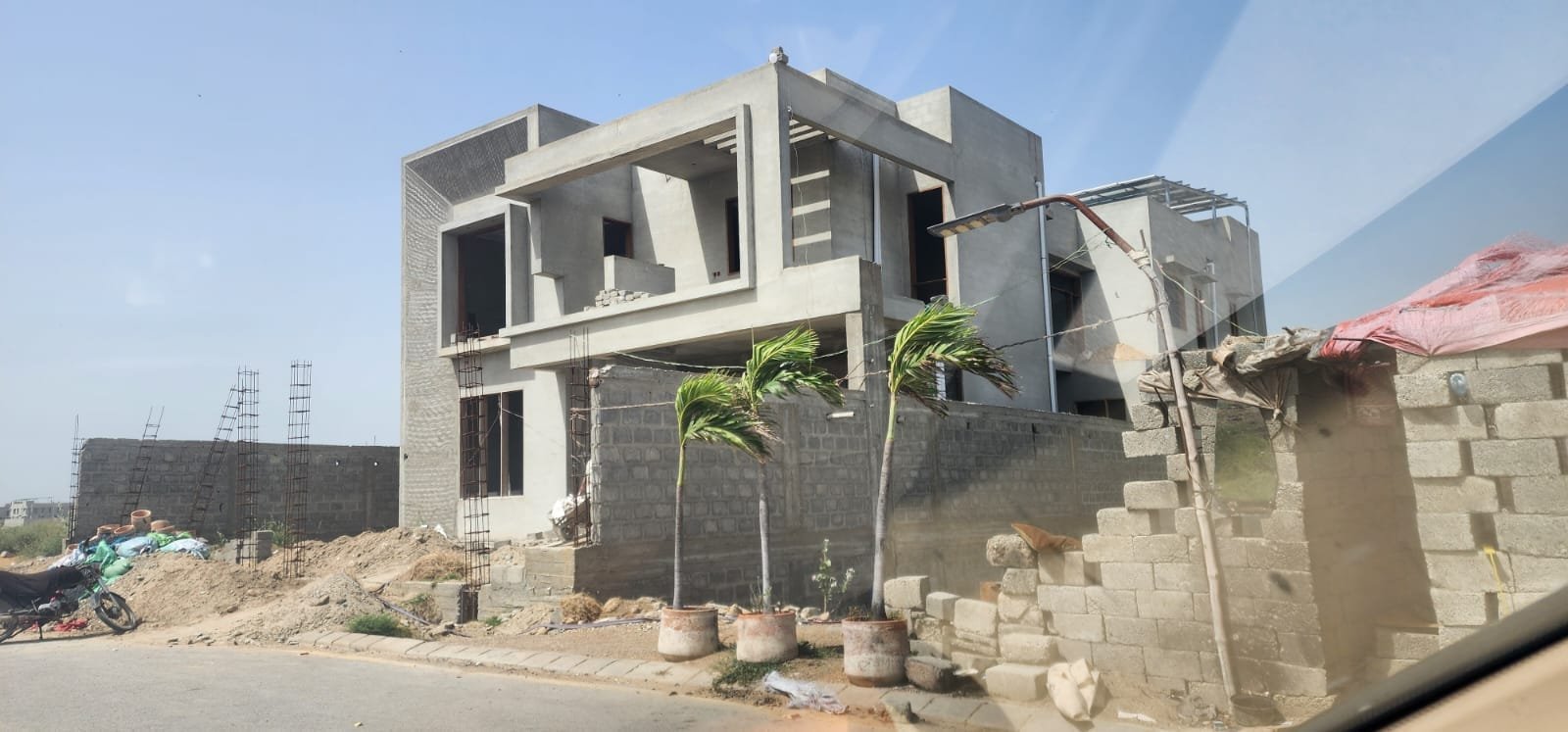 665 Sq Yards House in Phase 8, DHA Karachi — property photo 3
