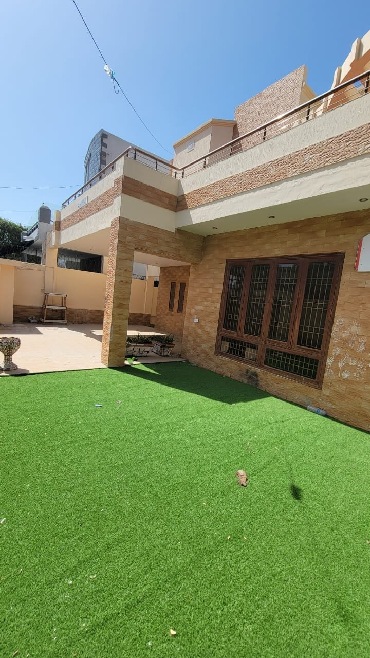 500 yards well maintained bungalow for sale phase 5
