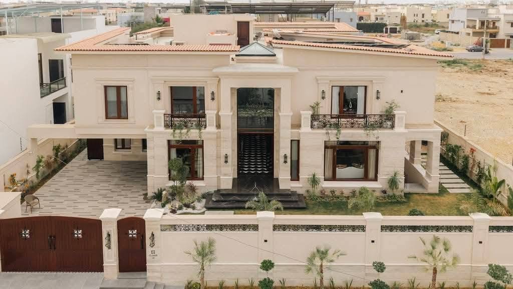 1,000 Sq Yards House for Sale in Phase 8, DHA Karachi — property photo 3