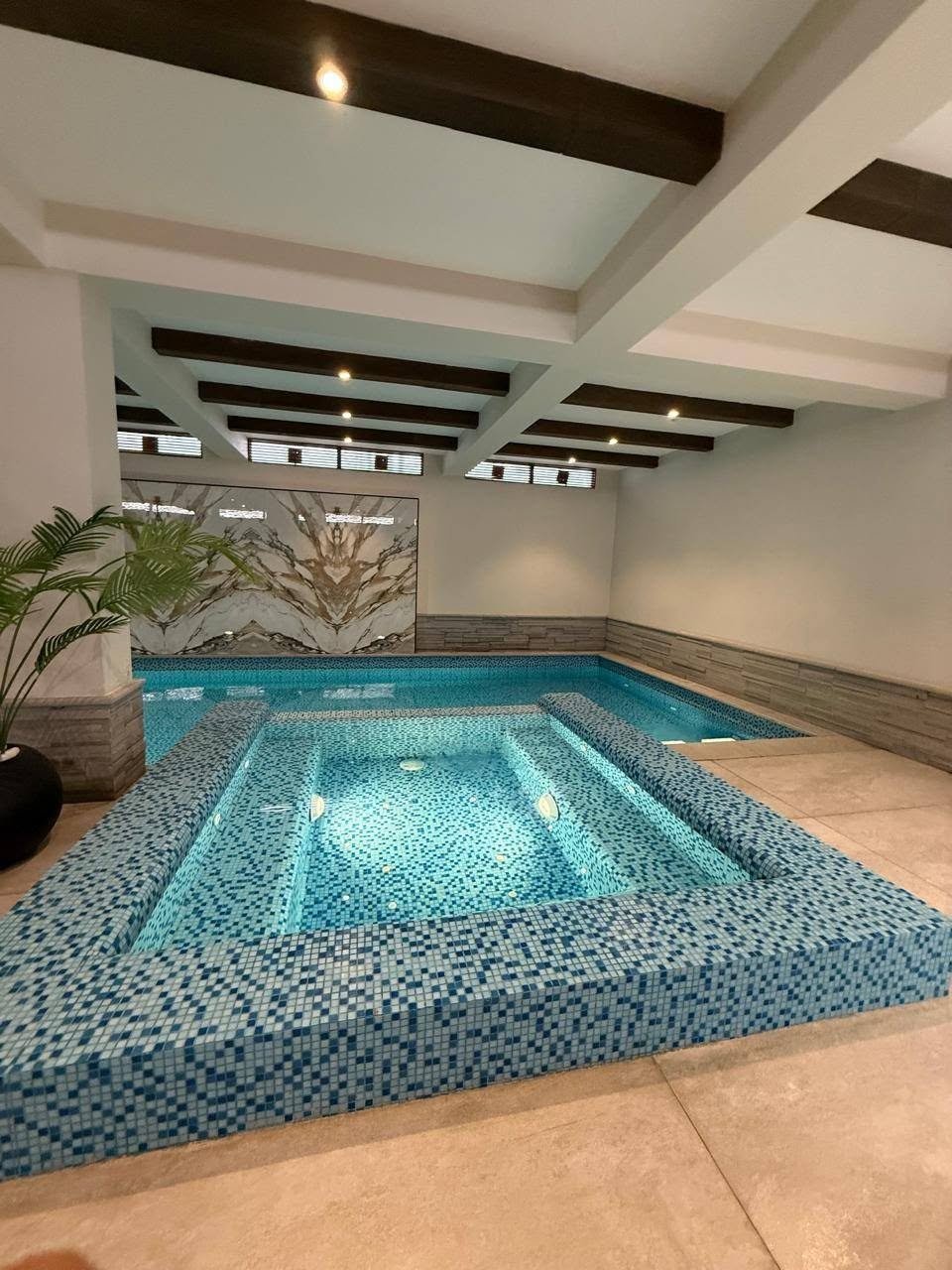 1,000 Sq Yards House for Rent in Phase 8, DHA Karachi — property photo 2