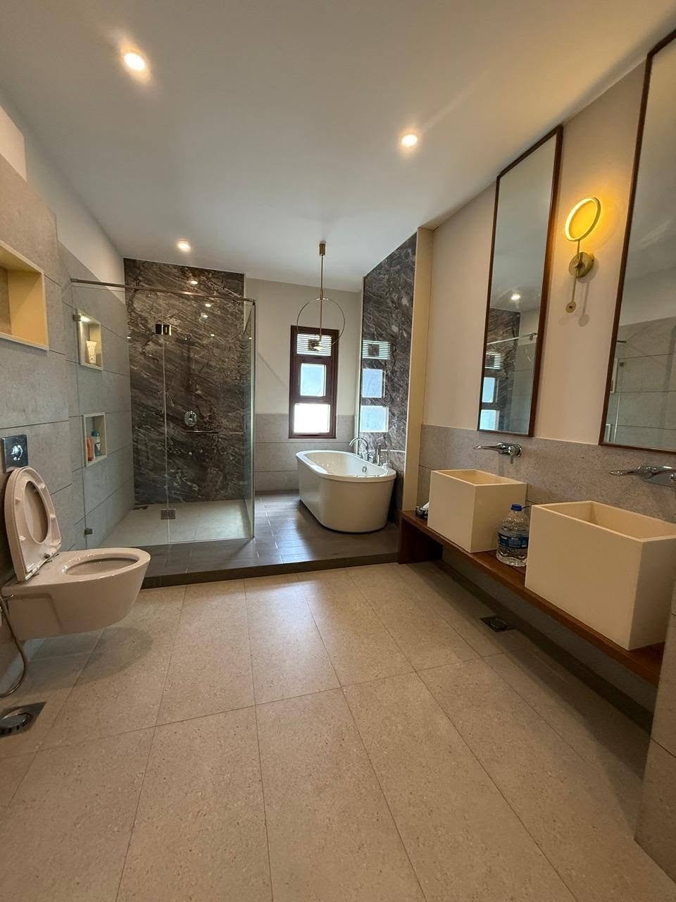 1,000 Sq Yards House for Rent in Phase 8, DHA Karachi — property photo 4