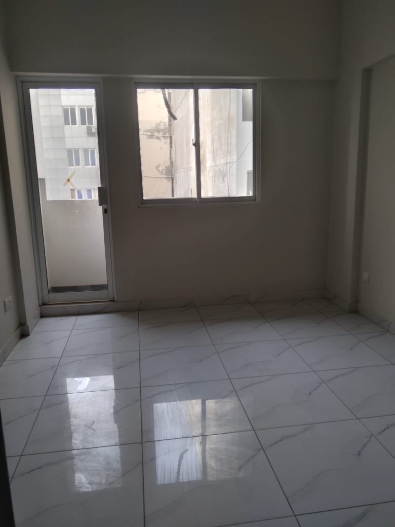 950 Sq Ft Apartment for Sale in Phase 6, DHA Karachi — property photo 5