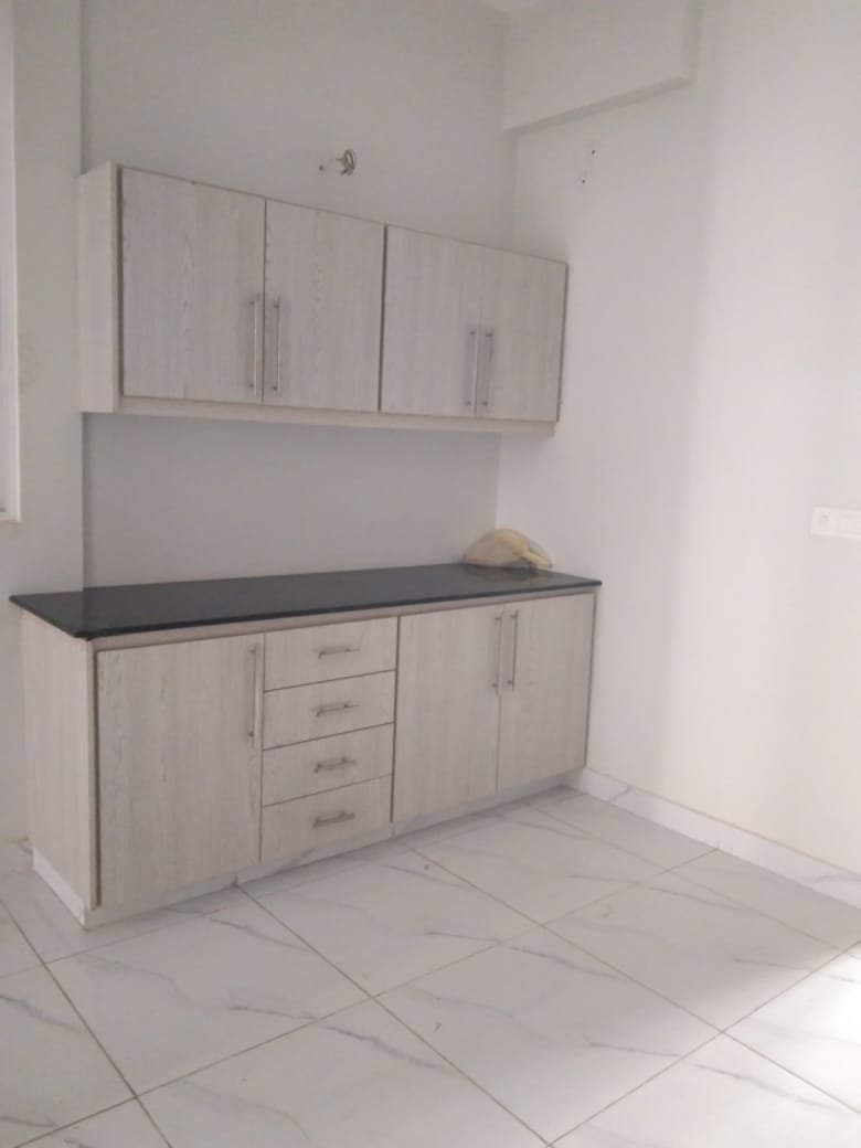 950 Sq Ft Apartment for Sale in Phase 6, DHA Karachi — property photo 1