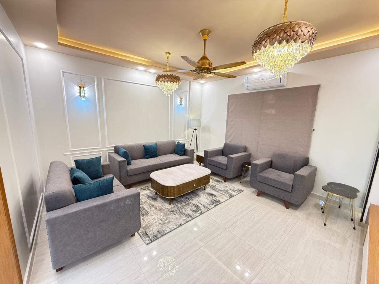 950 Sq Ft Apartment for Rent in Phase 6, DHA Karachi — property photo 5