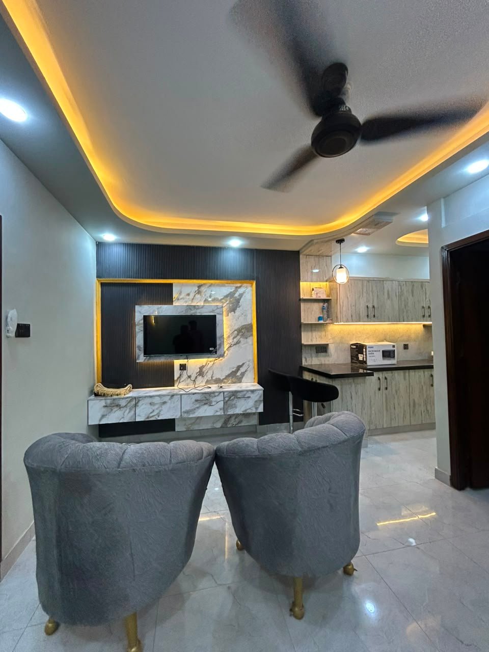950 Sq Ft Apartment for Sale in Phase 6, DHA Karachi — property photo 5