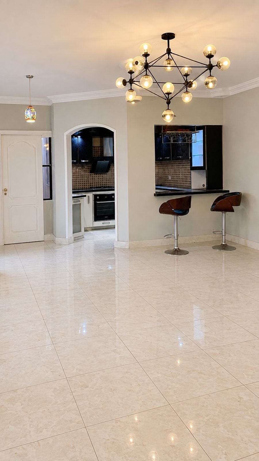 2,000 Sq Ft Apartment for Sale in Phase 6, DHA Karachi — property photo 3