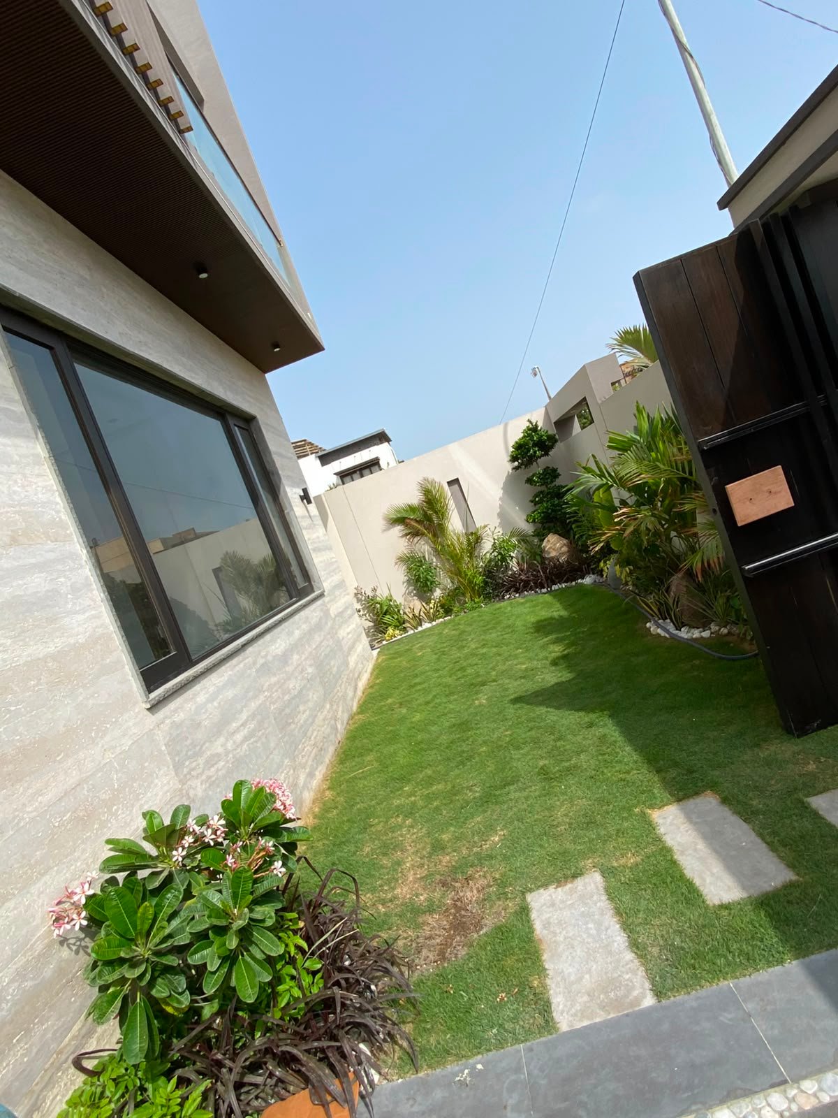 500 Sq Yards House for Sale in Phase 8, DHA Karachi — property photo 5